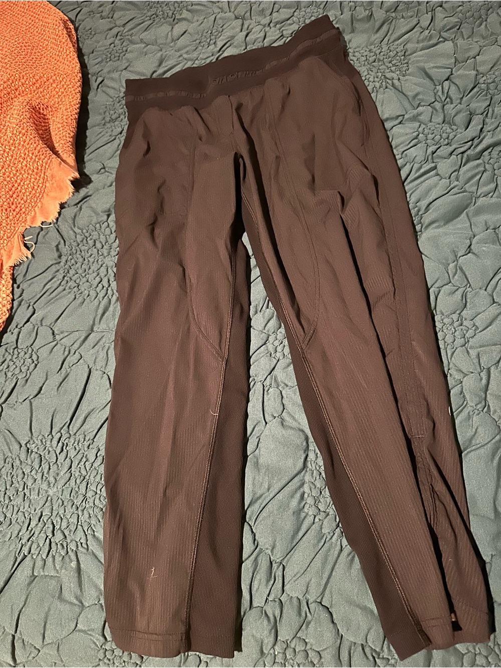 Black  LuluLemon cropped pants